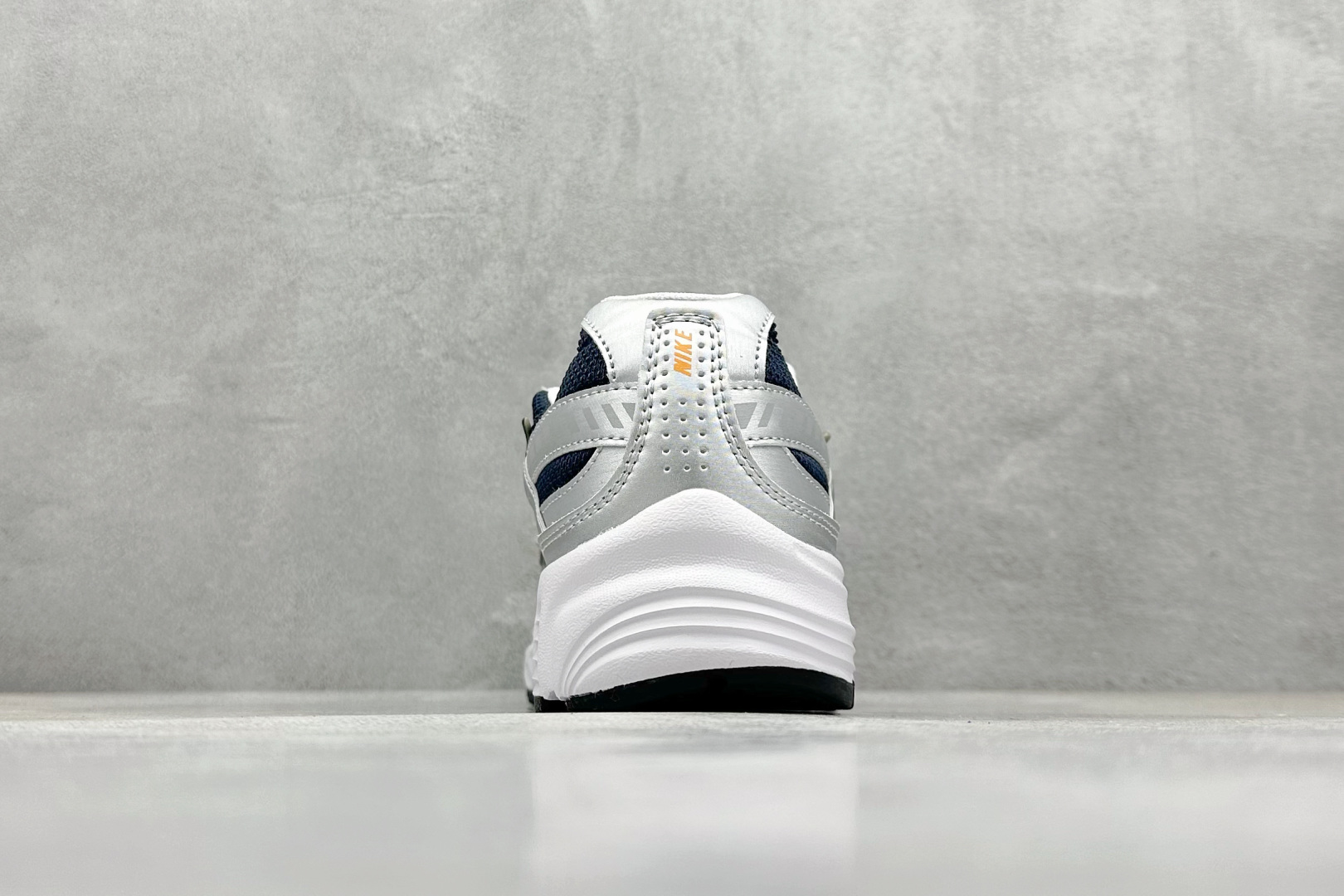 
Nike Initiator Running 耐克INS
超火复古老爹跑鞋 
耐克 P-6000老爹