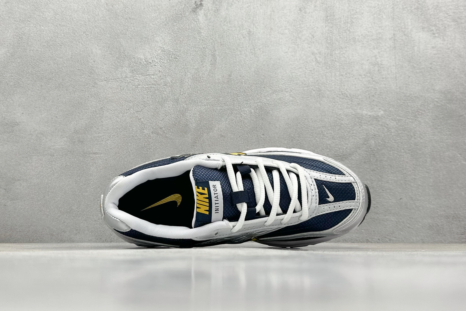  
Nike Initiator Running 耐克INS
超火复古老爹跑鞋 
耐克 P-6000老爹
