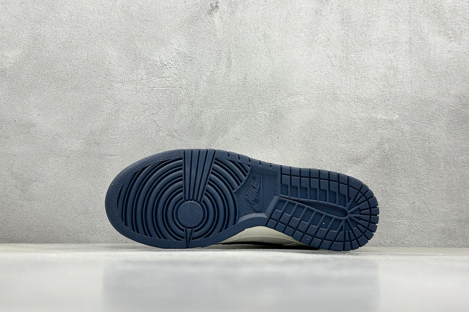  
K版 Nk SB Dunk Low LV联名-深蓝牛仔 周年高端定制 低帮休闲板鞋
 #定制鞋盒 大