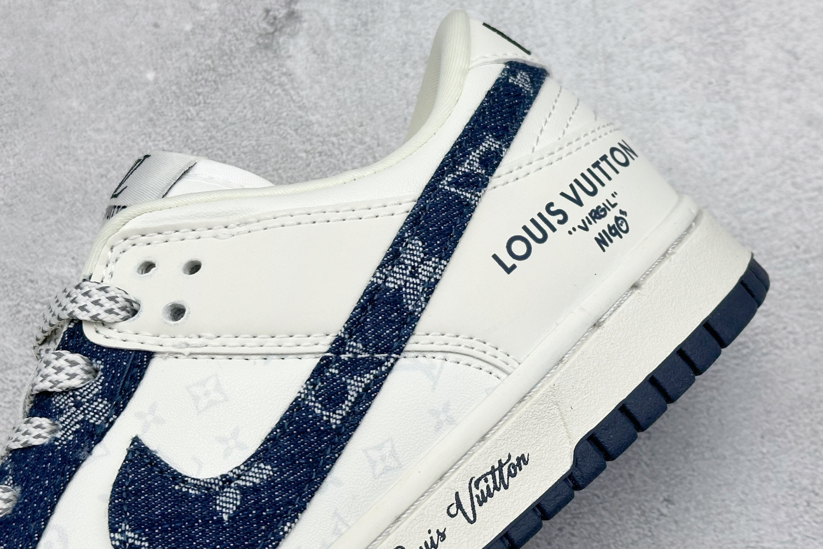  
K版 Nk SB Dunk Low LV联名-深蓝牛仔 周年高端定制 低帮休闲板鞋
 #定制鞋盒 大