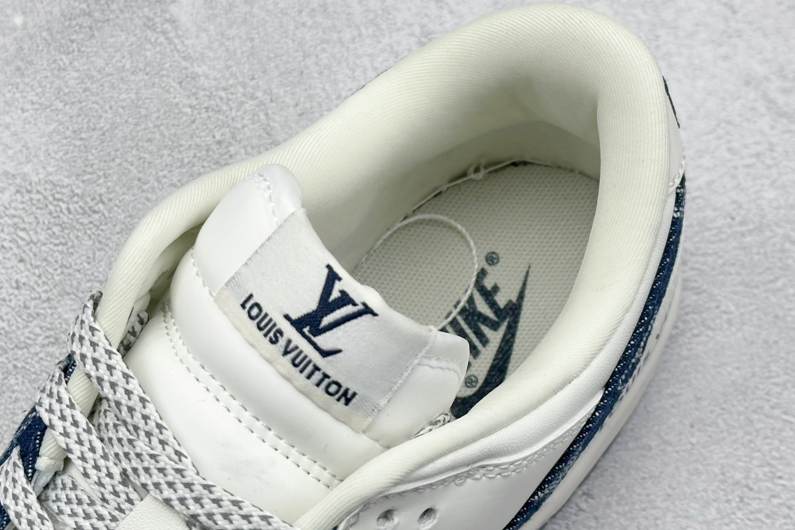  
K版 Nk SB Dunk Low LV联名-深蓝牛仔 周年高端定制 低帮休闲板鞋
 #定制鞋盒 大