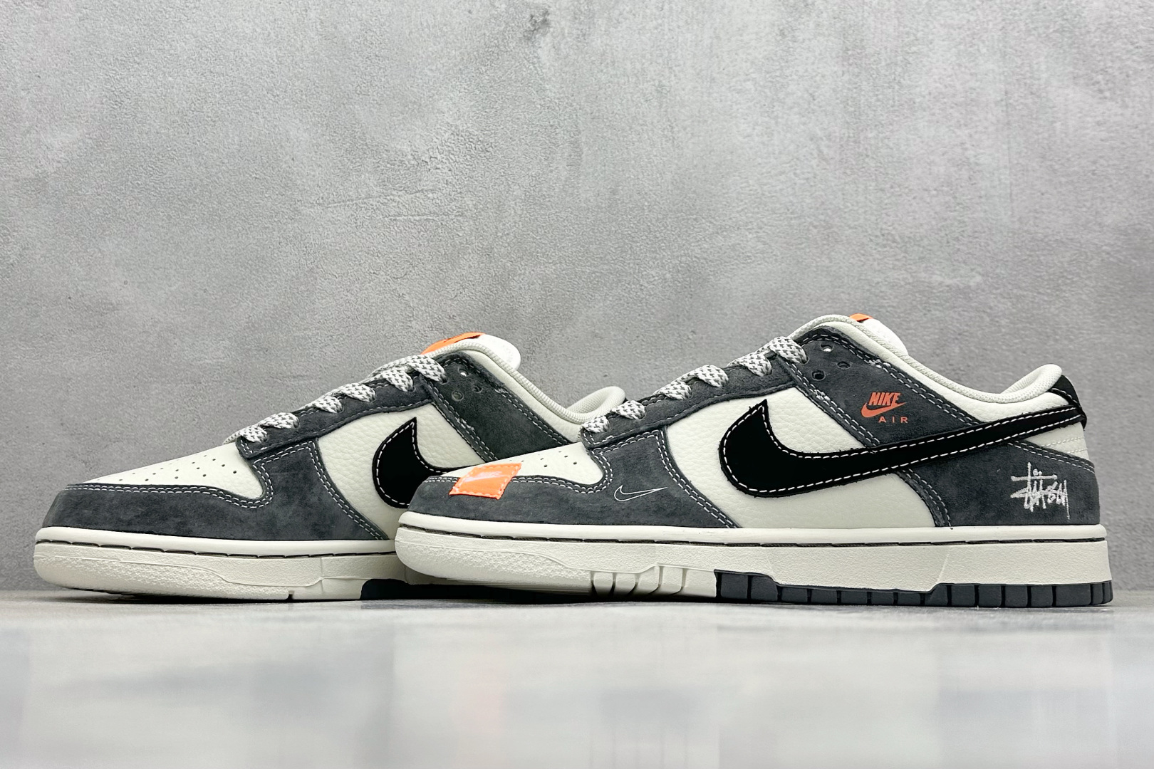  
K版 Nike SB Dunk Low x Stussy 白黑灰小布标
纯原大厂出品 极力推荐
原装