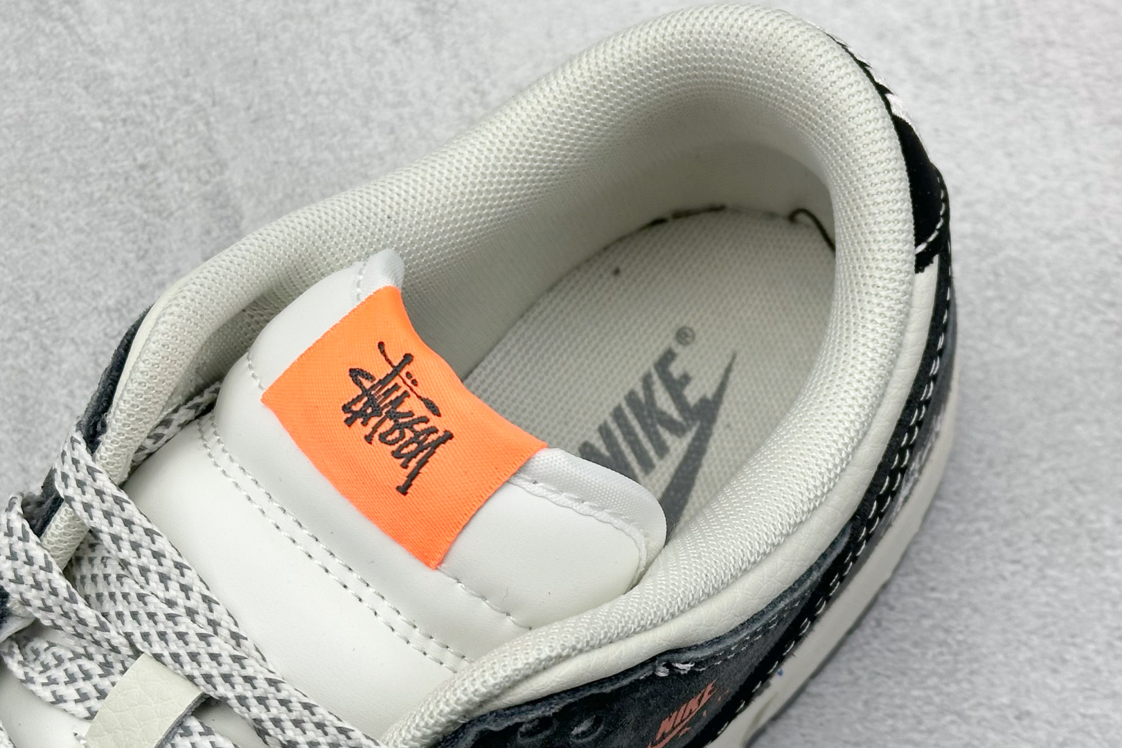  
K版 Nike SB Dunk Low x Stussy 白黑灰小布标
纯原大厂出品 极力推荐
原装