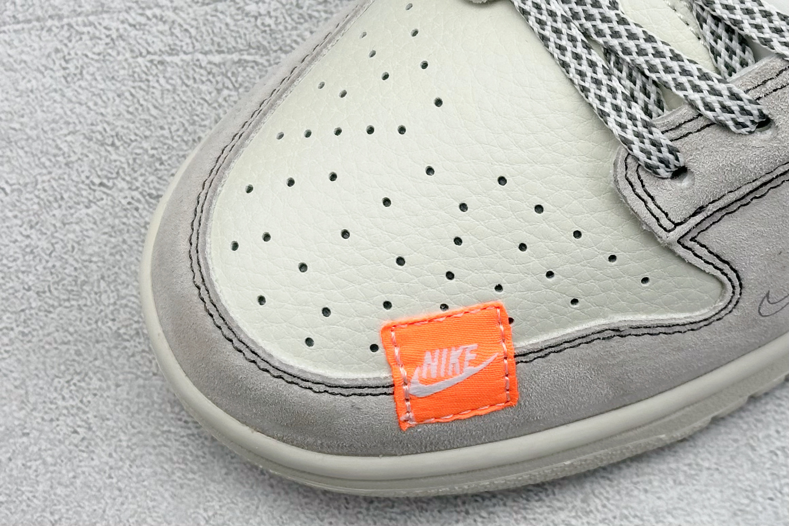  
K版 Nike SB Dunk Low x Stussy 白青橙标
纯原大厂出品 极力推荐
原装头层