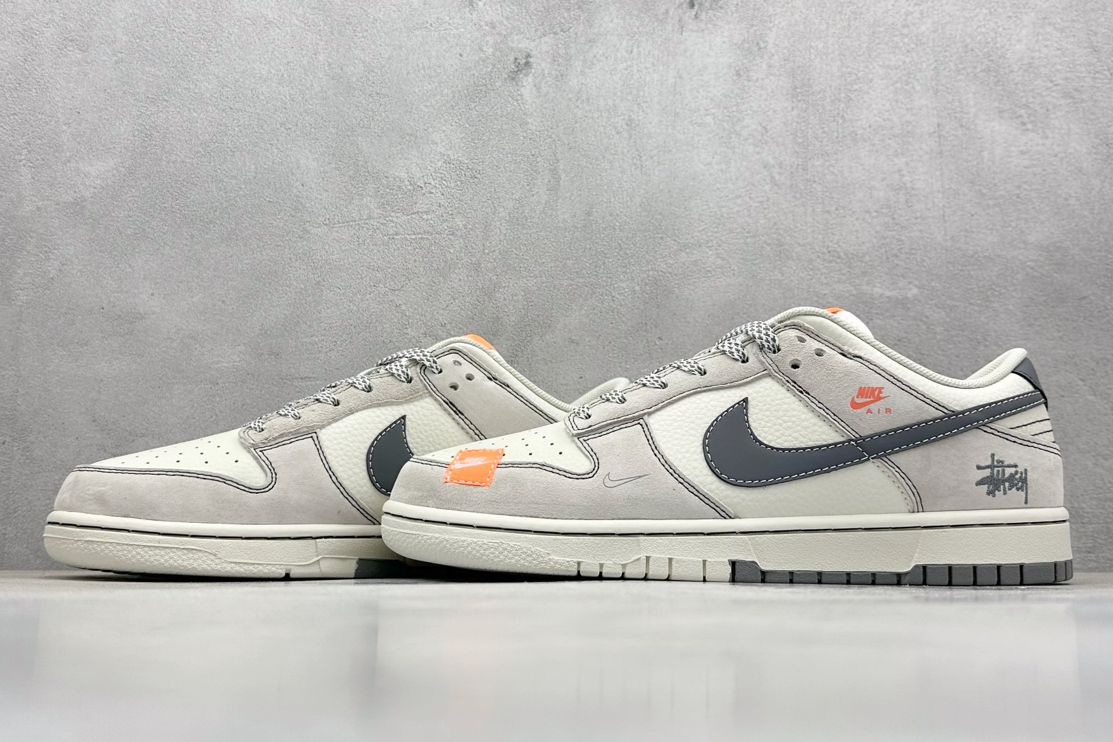  
K版 Nike SB Dunk Low x Stussy 白青橙标
纯原大厂出品 极力推荐
原装头层