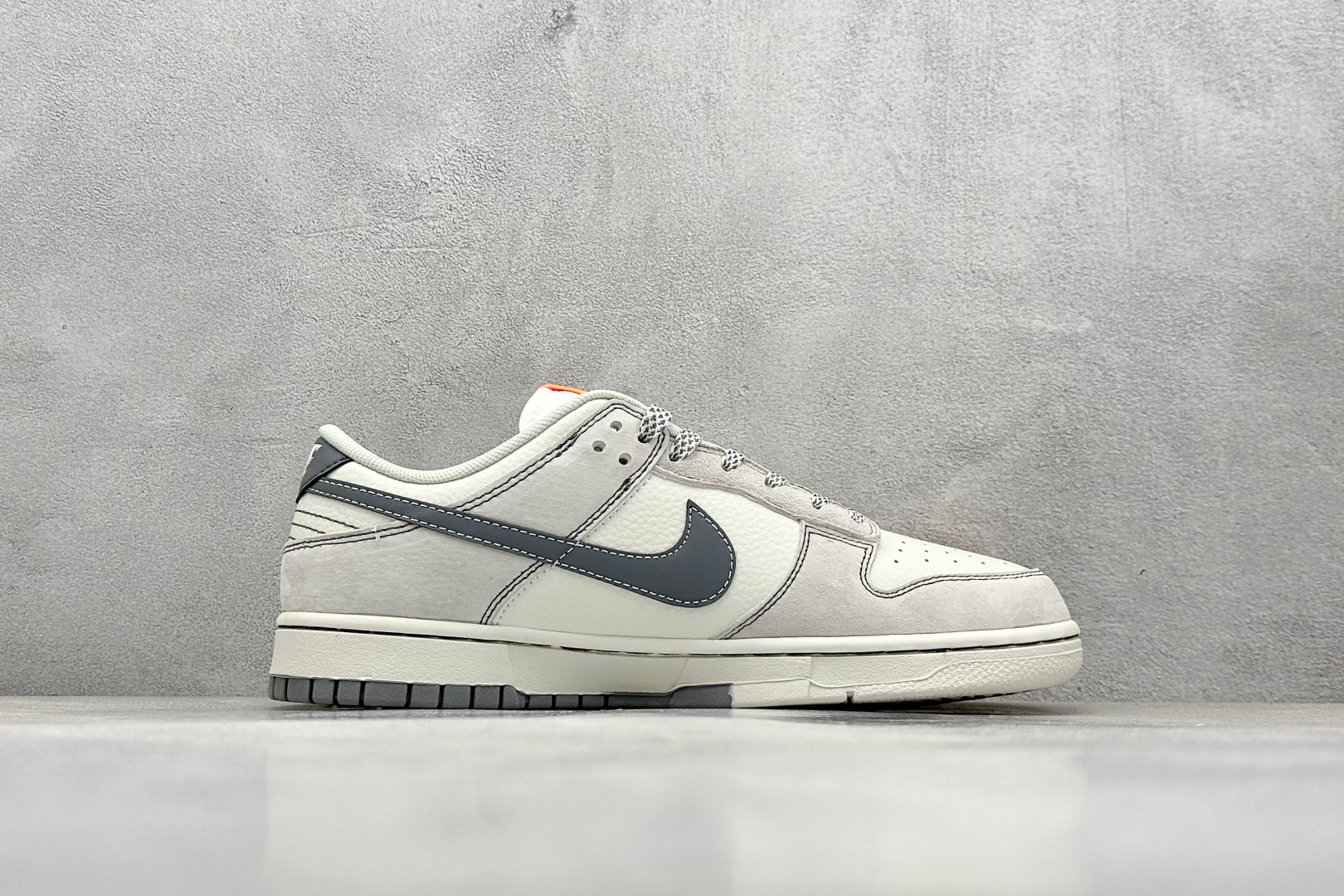  
K版 Nike SB Dunk Low x Stussy 白青橙标
纯原大厂出品 极力推荐
原装头层