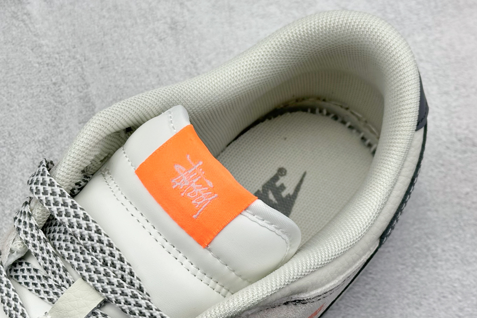  
K版 Nike SB Dunk Low x Stussy 白青橙标
纯原大厂出品 极力推荐
原装头层