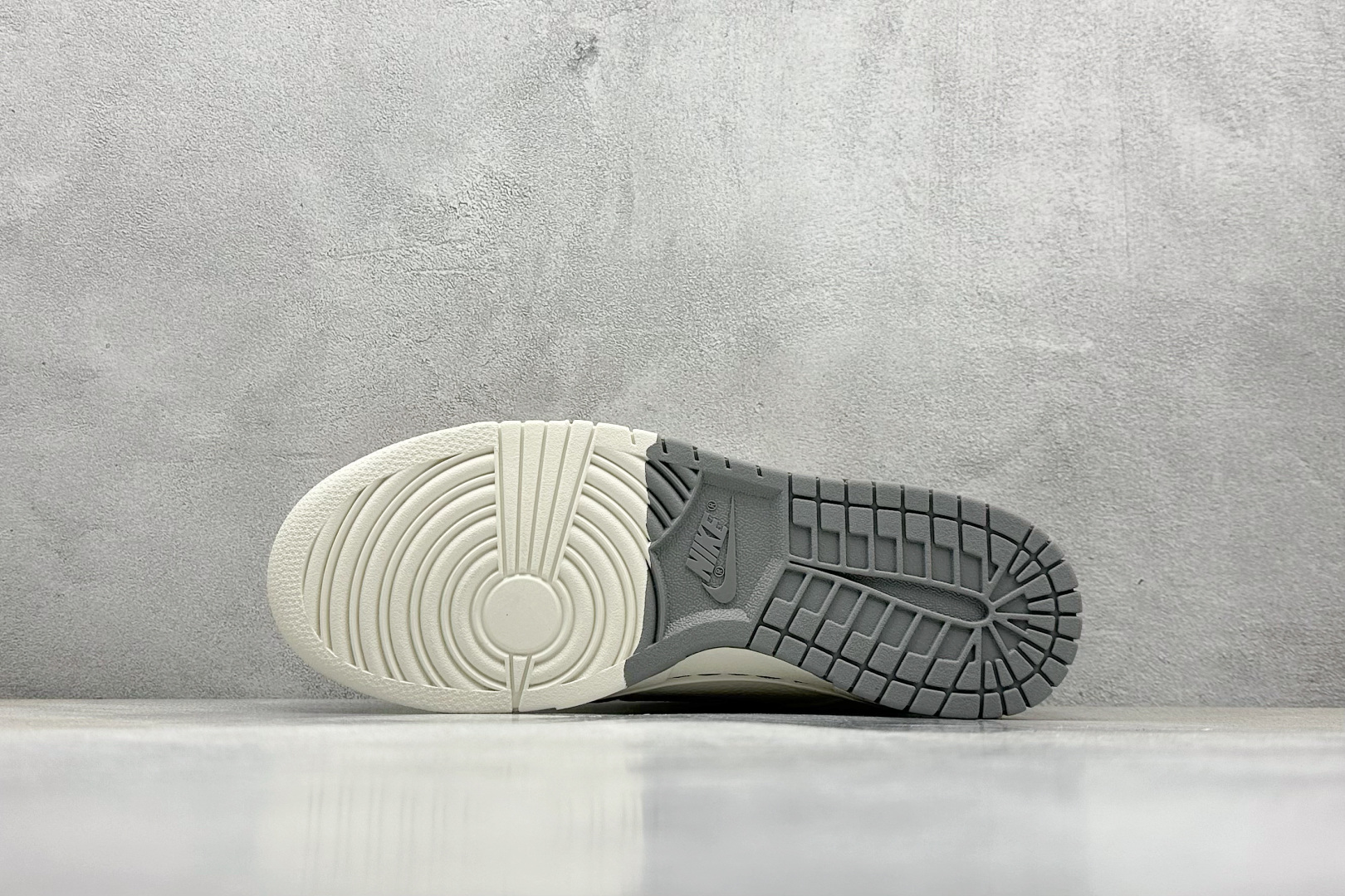  
K版 Nike SB Dunk Low x Stussy 白青橙标
纯原大厂出品 极力推荐
原装头层