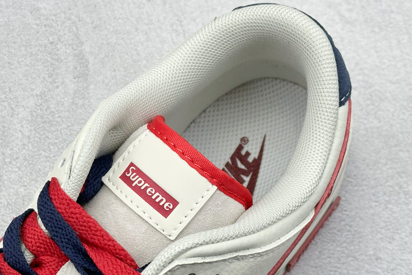  
K版 Nk SB Dunk Low Supreme联名蛇年限定 红蛇纹 周年高端定制 低帮休闲板鞋
