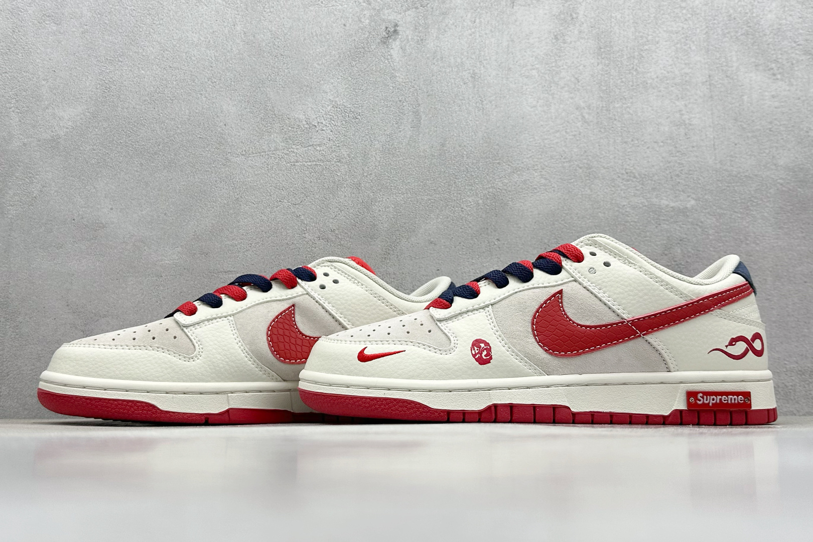  
K版 Nk SB Dunk Low Supreme联名蛇年限定 红蛇纹 周年高端定制 低帮休闲板鞋
