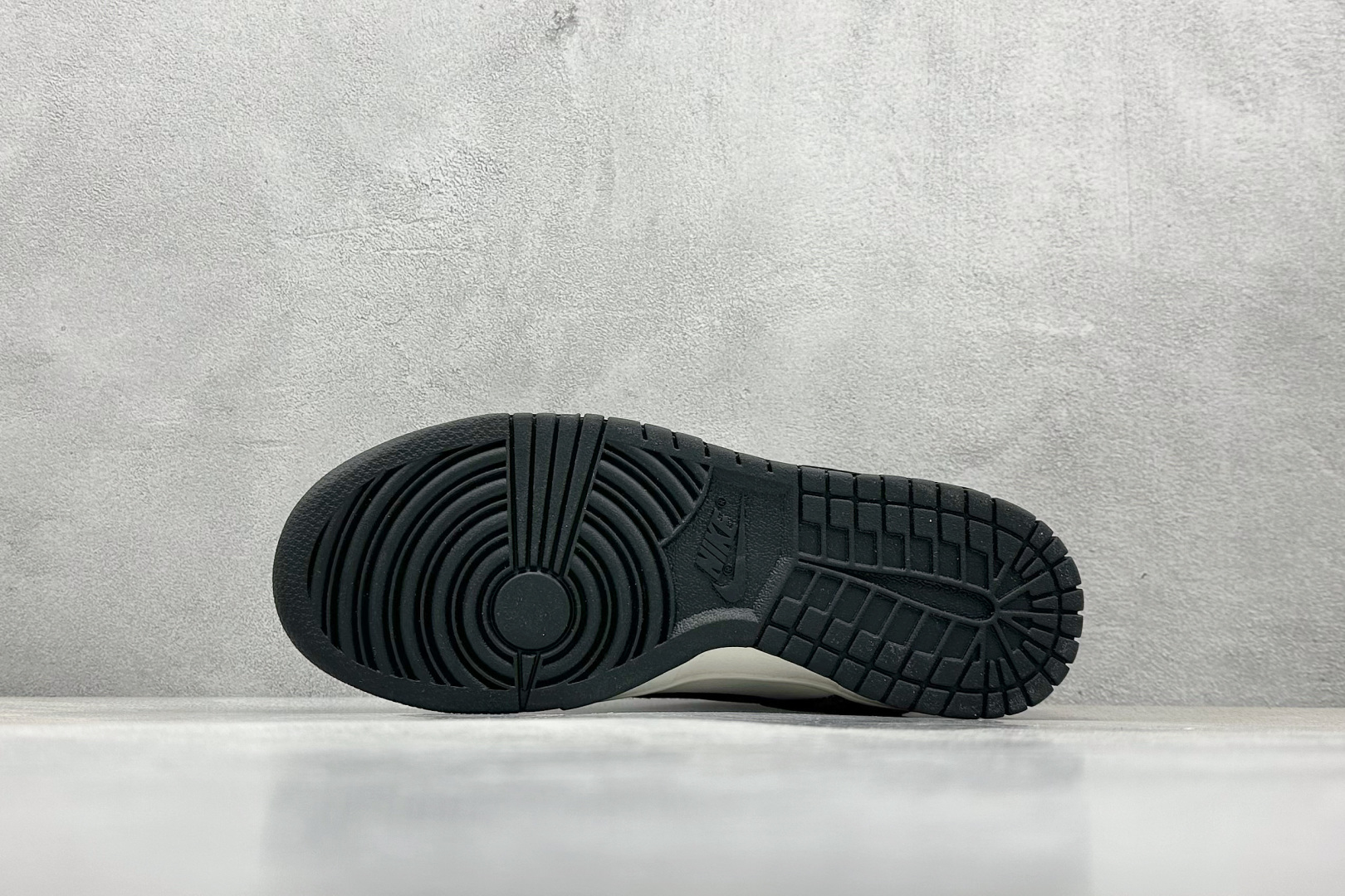  
K版 NIKE SB Dunk Low 蝙蝠侠联名
性价比天花板 尝鲜先行版
原装头层材料 独家版型