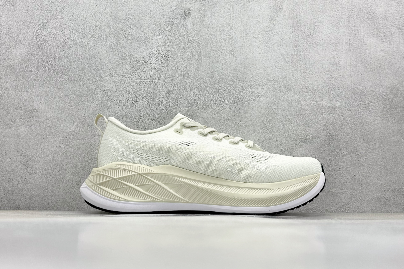 
亚瑟士/ASICS SUPERBLAST 2 PARIS 2代 运动跑鞋系列 

货号：1013A1