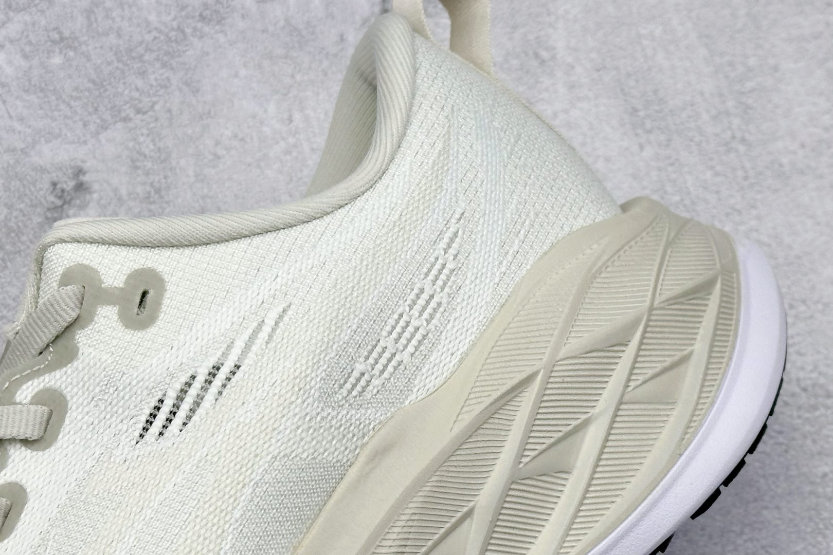  
亚瑟士/ASICS SUPERBLAST 2 PARIS 2代 运动跑鞋系列 

货号：1013A1