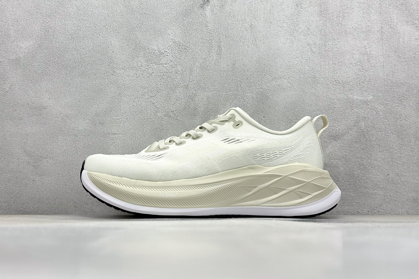  
亚瑟士/ASICS SUPERBLAST 2 PARIS 2代 运动跑鞋系列 

货号：1013A1