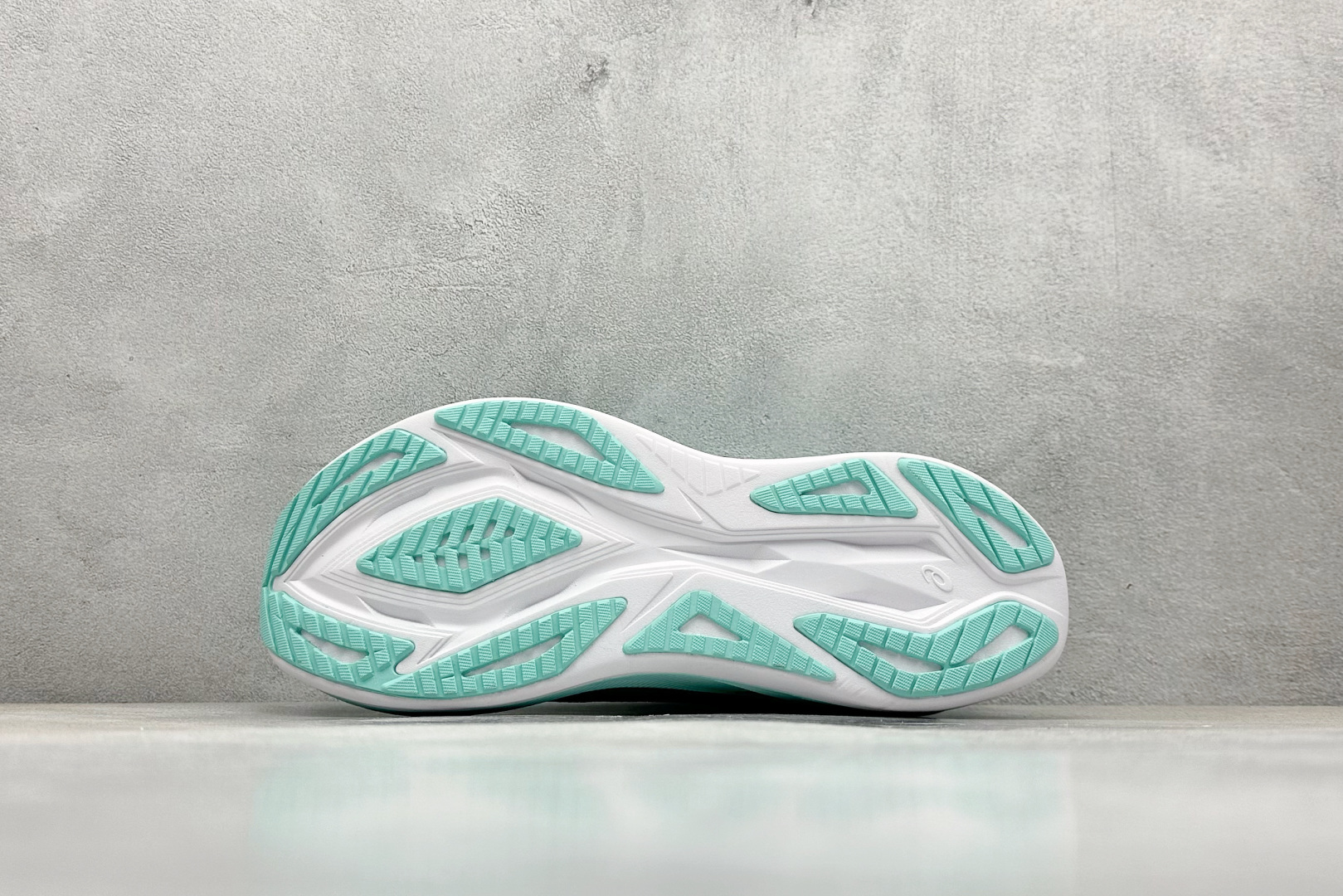  
亚瑟士/ASICS SUPERBLAST 2 PARIS 2代 运动跑鞋系列 

货号：1013A1