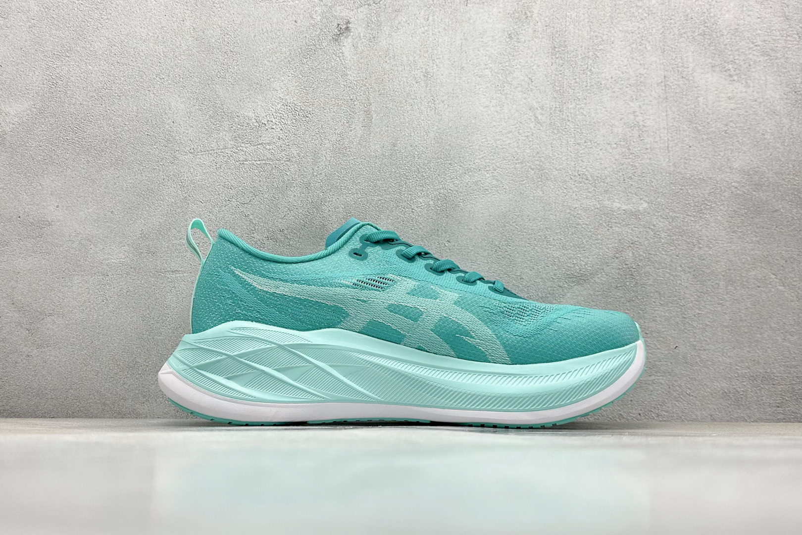  
亚瑟士/ASICS SUPERBLAST 2 PARIS 2代 运动跑鞋系列 

货号：1013A1