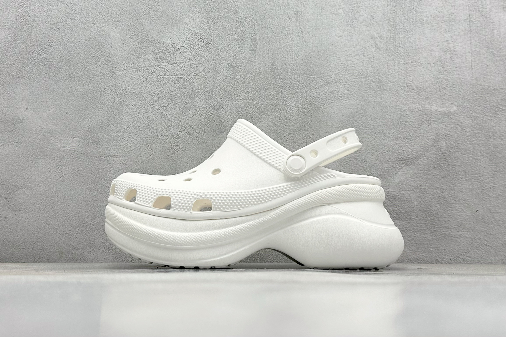  终端放店
K版  Crocs 卡洛驰 鲸鱼

Size：M4=36-37
           M5=