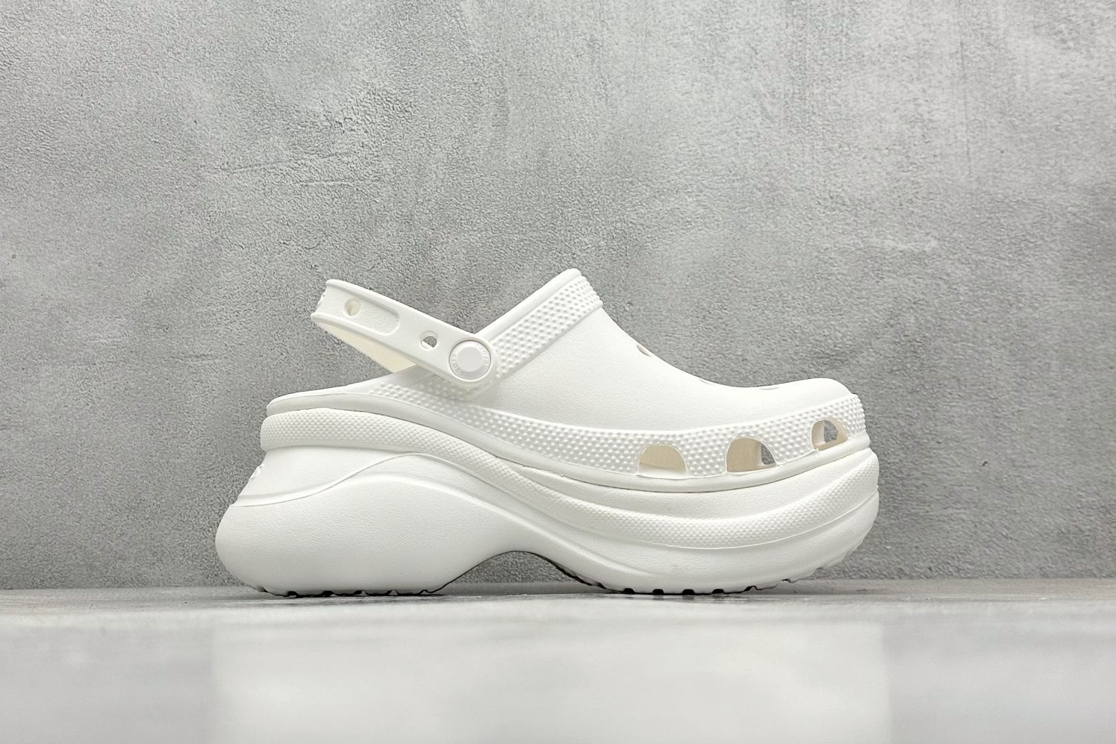  终端放店
K版  Crocs 卡洛驰 鲸鱼

Size：M4=36-37
           M5=
