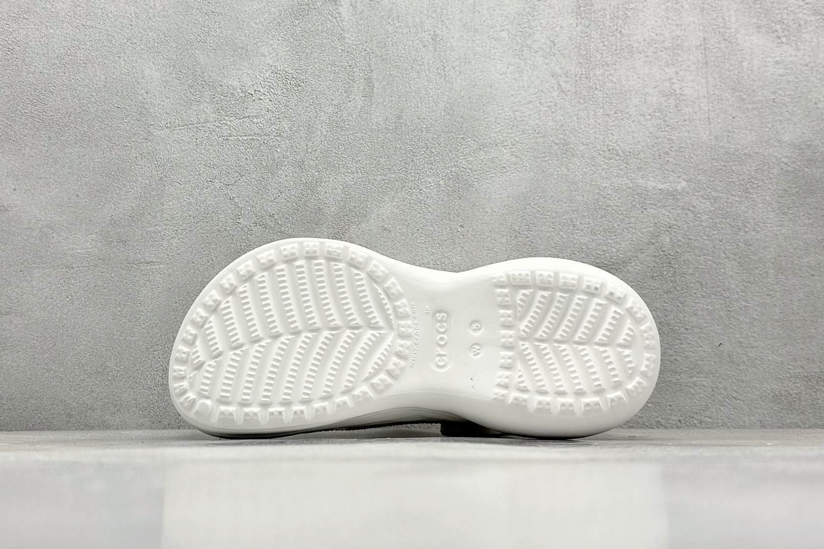  终端放店
K版  Crocs 卡洛驰 鲸鱼

Size：M4=36-37
           M5=
