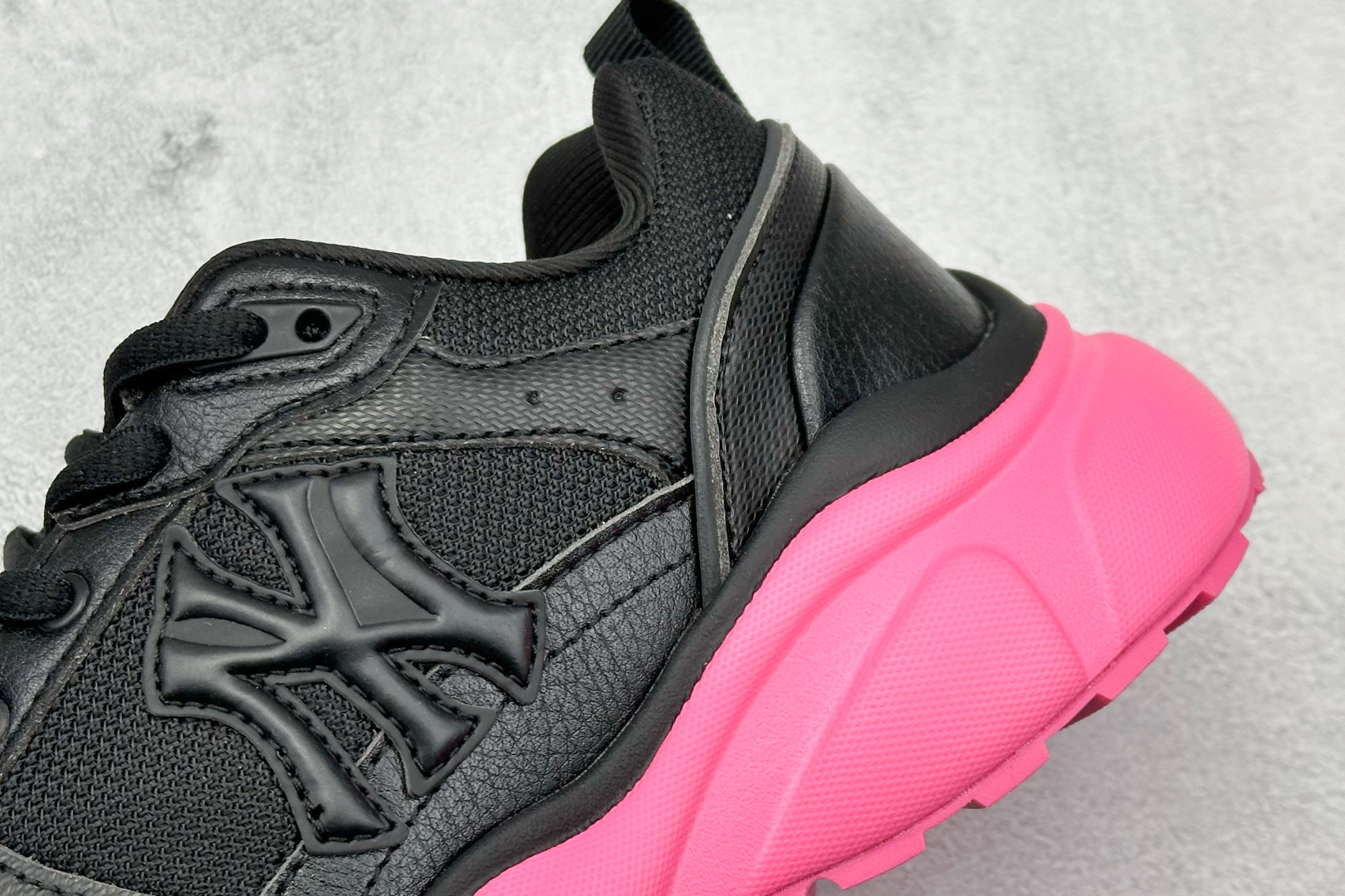 福利特价 终端放店
MLB Chunky Runner Fastball 24SS复古舒适 织物合成革防