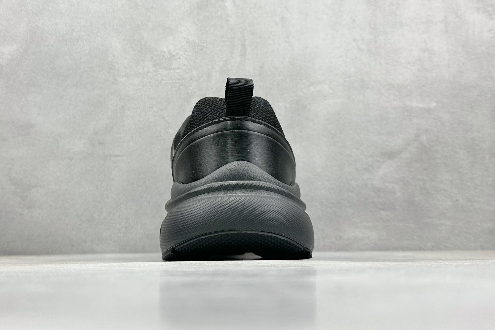 福利特价 终端放店
MLB Chunky Runner Fastball 24SS复古舒适 织物合成革防