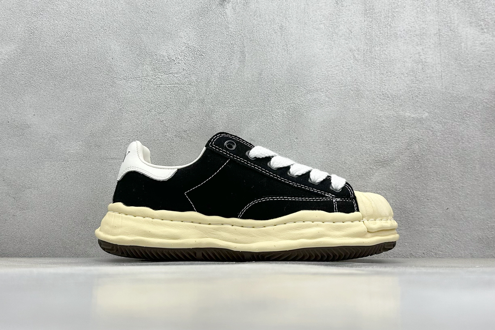 福利特价 终端放店
三原康裕品牌MMY/Maison MIHARA YASUHIRO Original 