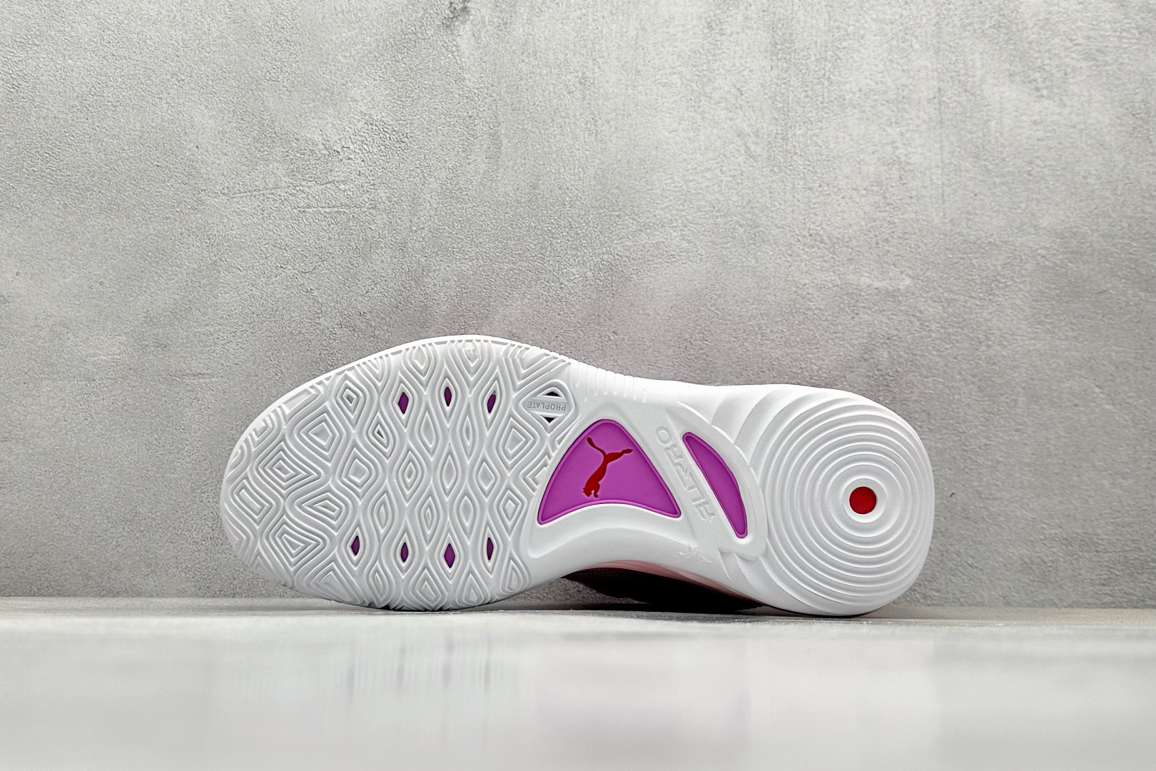 终端放店
GJR版 PUMA All-Pro Nitro 彪马舒适耐磨低帮实战篮球鞋
鞋身材质运用轻
