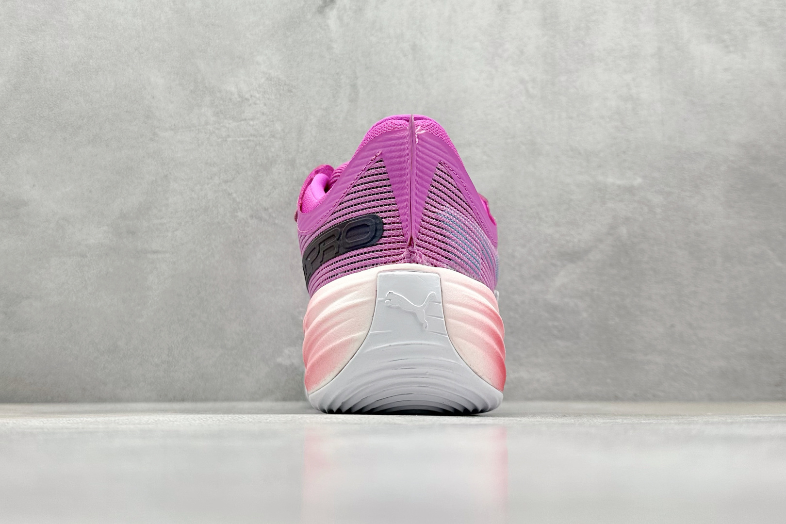 终端放店
GJR版 PUMA All-Pro Nitro 彪马舒适耐磨低帮实战篮球鞋
鞋身材质运用轻