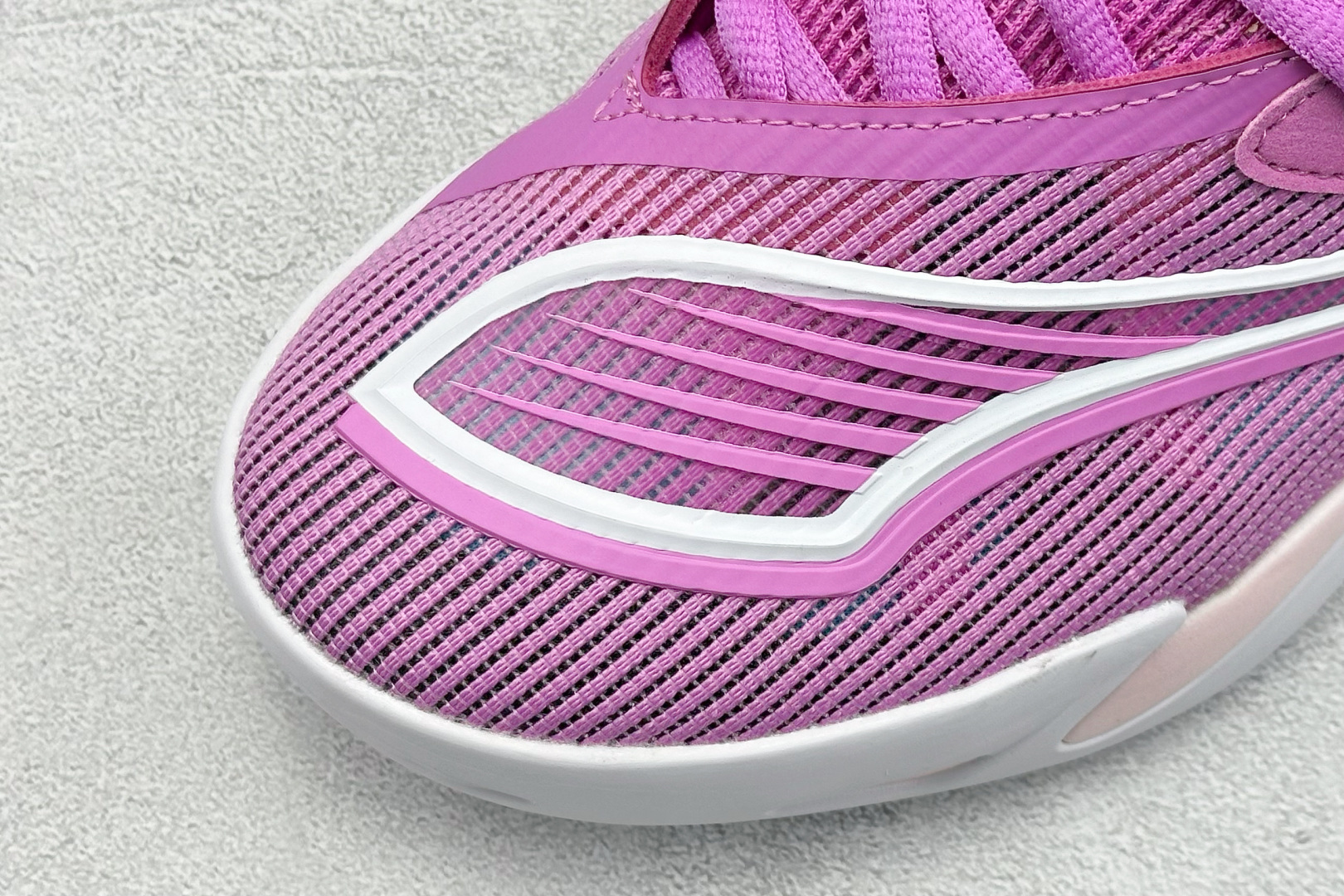 终端放店
GJR版 PUMA All-Pro Nitro 彪马舒适耐磨低帮实战篮球鞋
鞋身材质运用轻