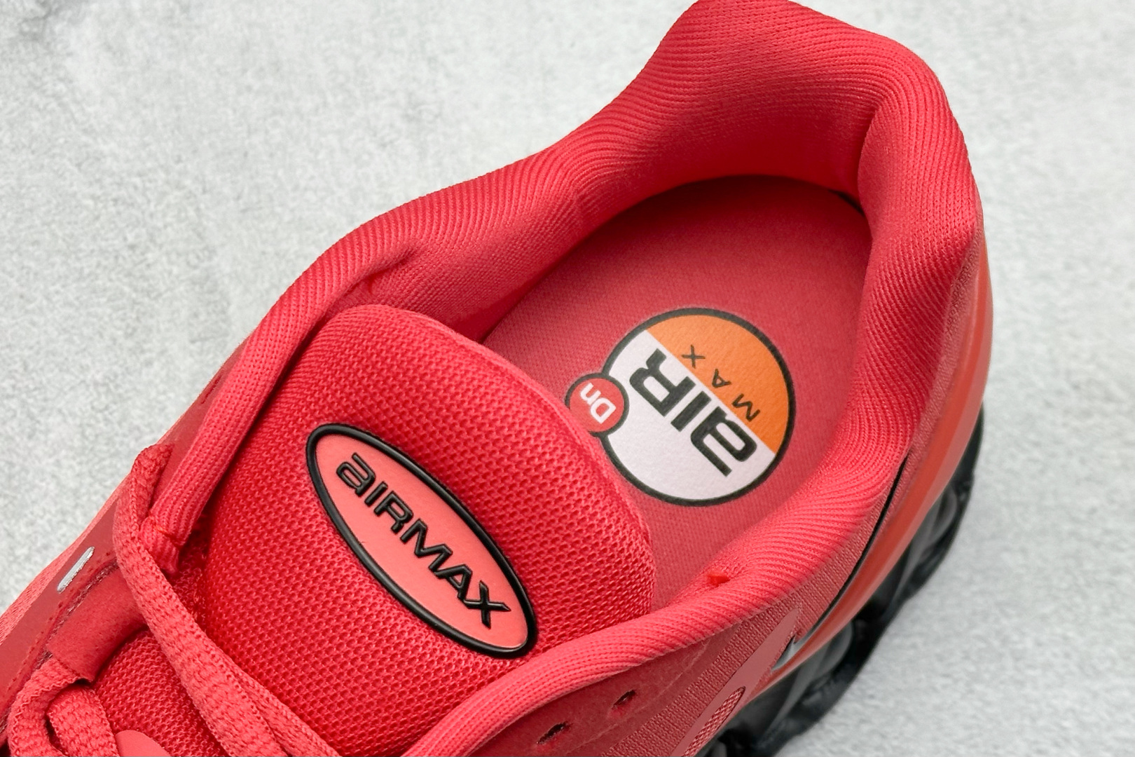  终端放店
YH版 Nk Air Max Dn8 耐克运动舒适减震气垫跑步鞋
#鞋款旨在透过 Dyna