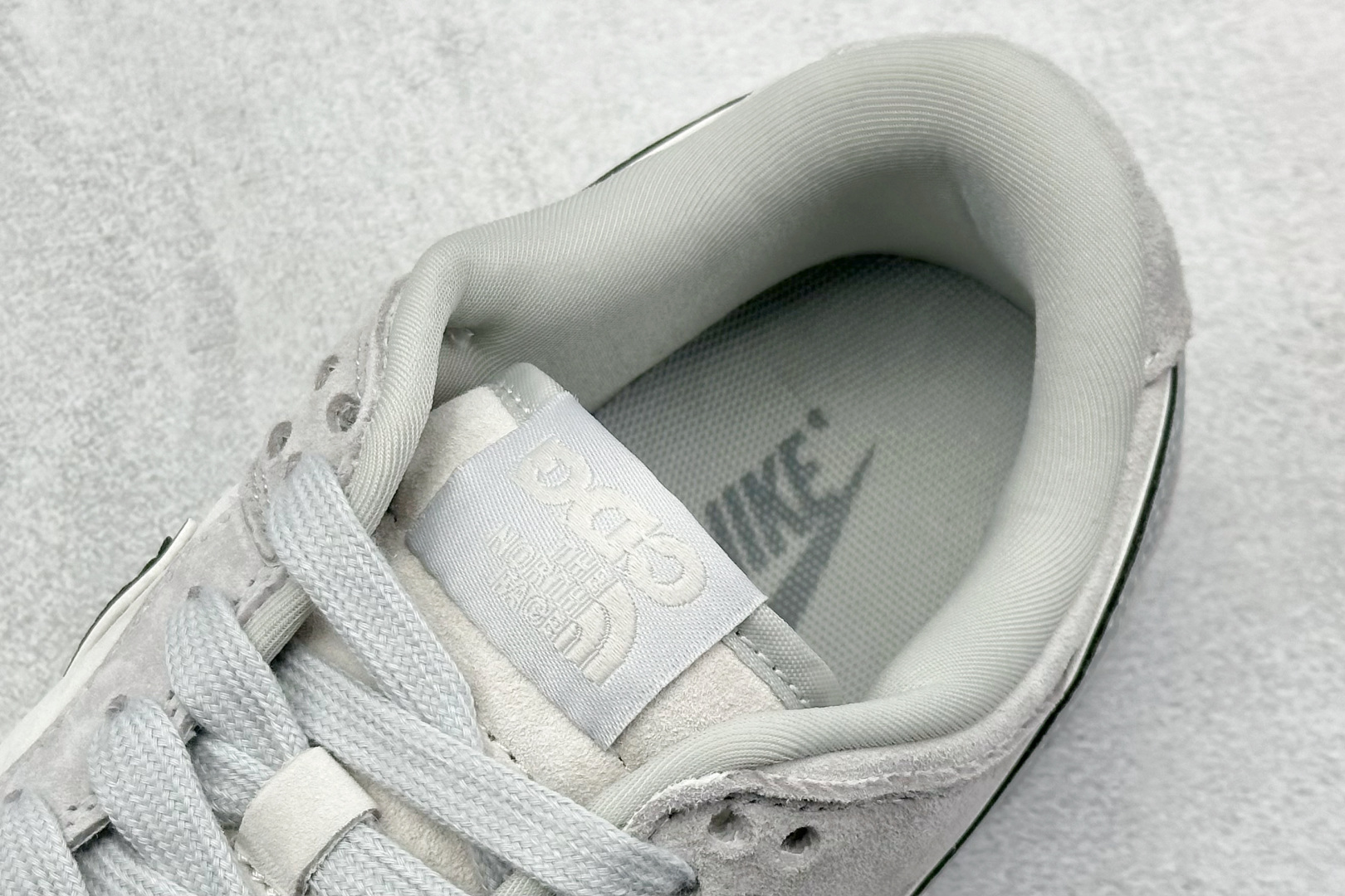  终端放店
XC版 Nk Dunk Low 北面CDG联名-浅灰 三方联名 SB低帮休闲板鞋
#美国著名