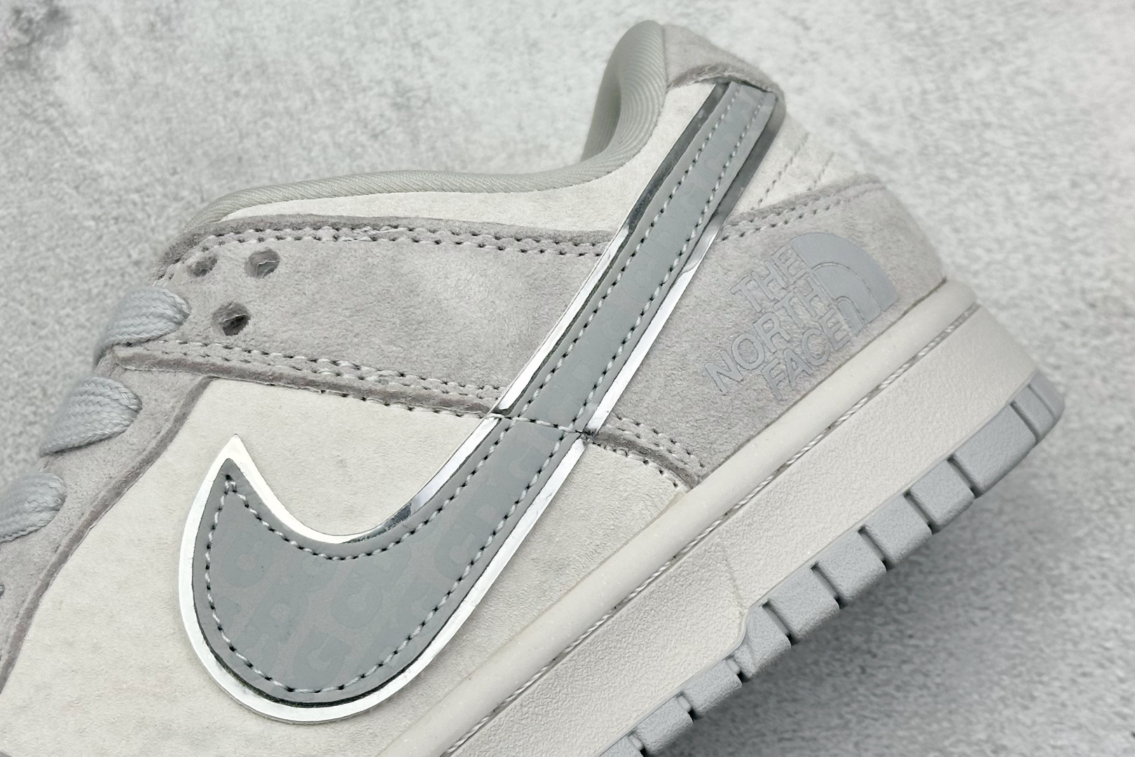  终端放店
XC版 Nk Dunk Low 北面CDG联名-浅灰 三方联名 SB低帮休闲板鞋
#美国著名