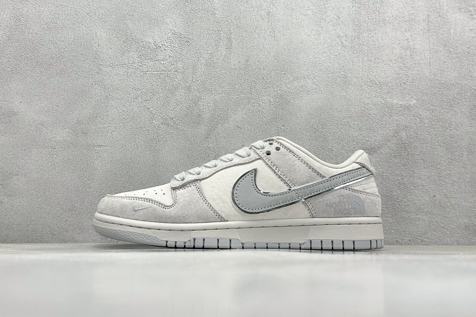 终端放店
XC版 Nk Dunk Low 北面CDG联名-浅灰 三方联名 SB低帮休闲板鞋
#美国著名