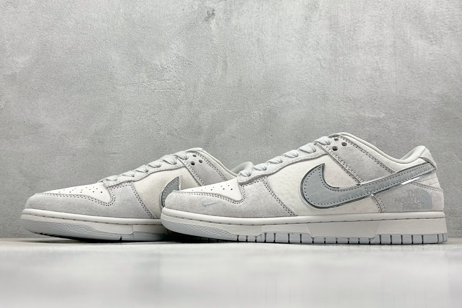  终端放店
XC版 Nk Dunk Low 北面CDG联名-浅灰 三方联名 SB低帮休闲板鞋
#美国著名