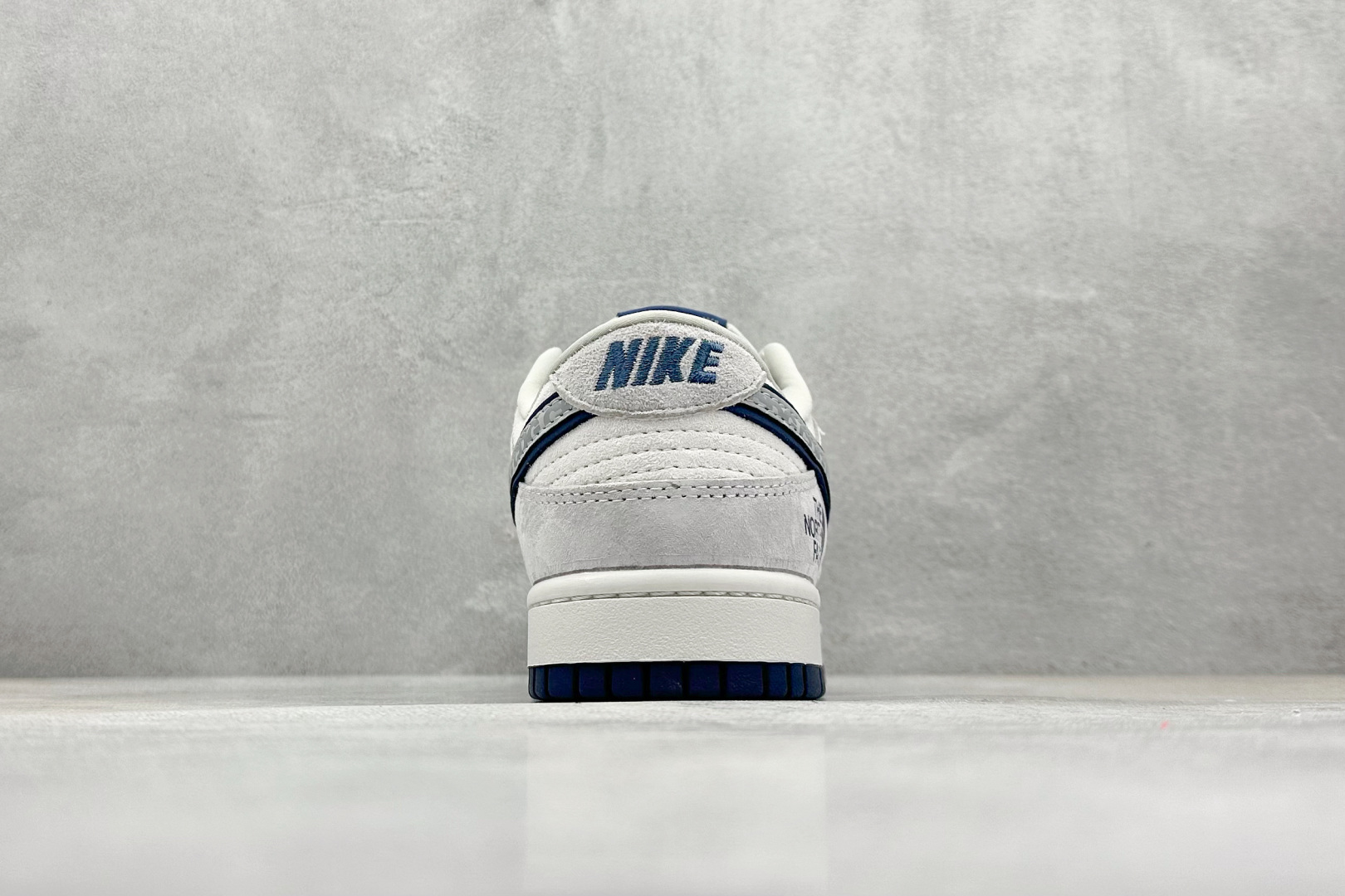  终端放店
XC版 NIKE SB Dunk Low 北面联名
性价比天花板 尝鲜先行版
原装头层材料 