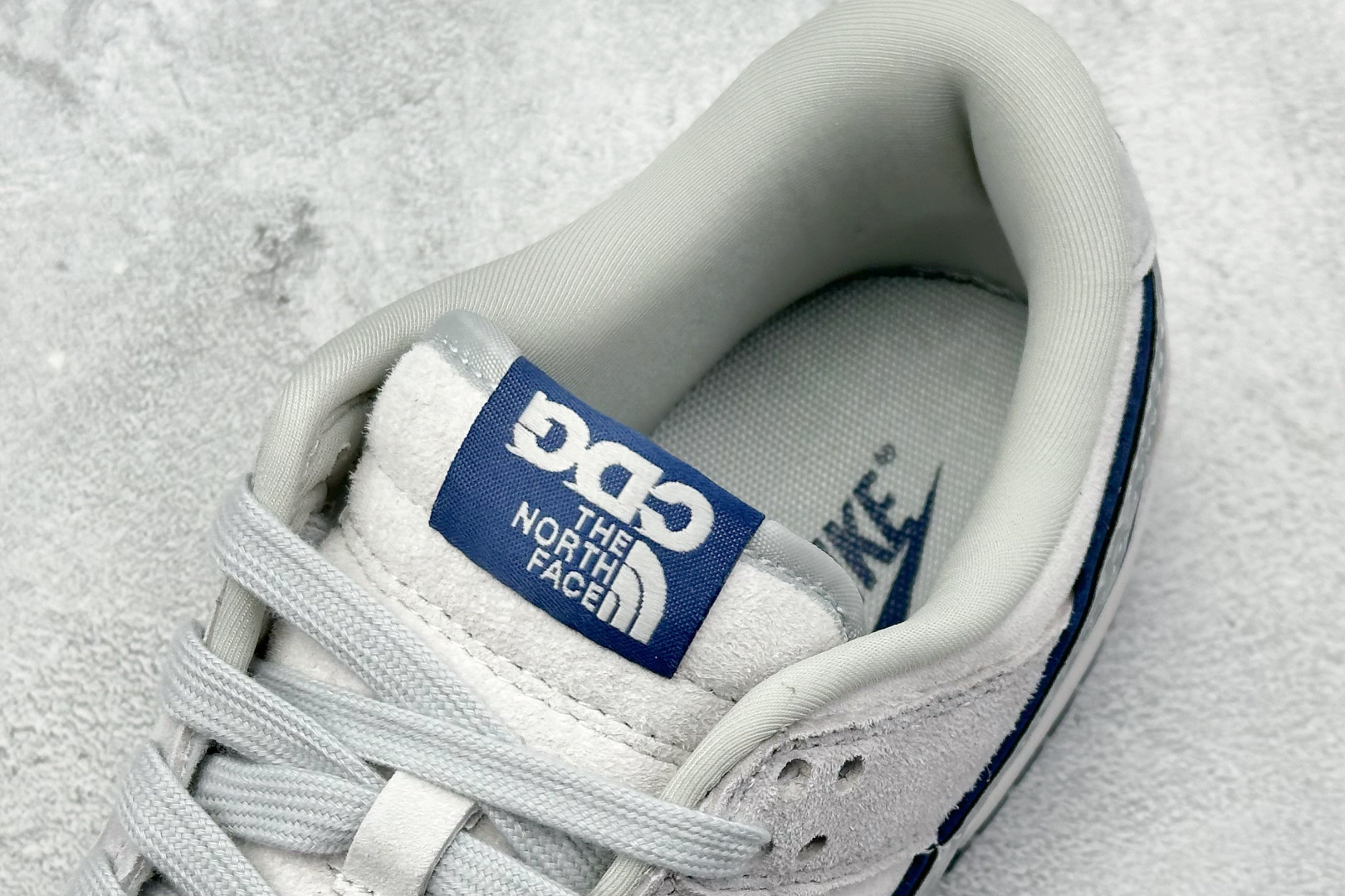  终端放店
XC版 NIKE SB Dunk Low 北面联名
性价比天花板 尝鲜先行版
原装头层材料 