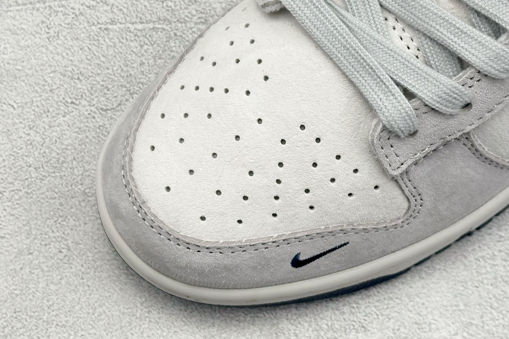  终端放店
XC版 NIKE SB Dunk Low 北面联名
性价比天花板 尝鲜先行版
原装头层材料 