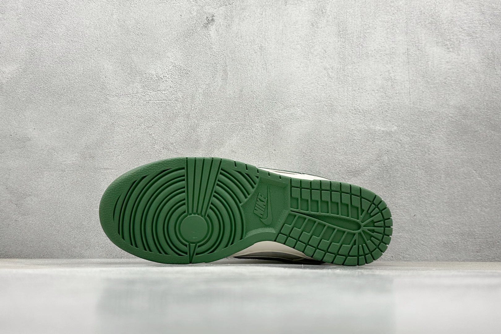  终端放店
XC版 NIKE SB Dunk Low 北面联名
性价比天花板 尝鲜先行版
原装头层材料 