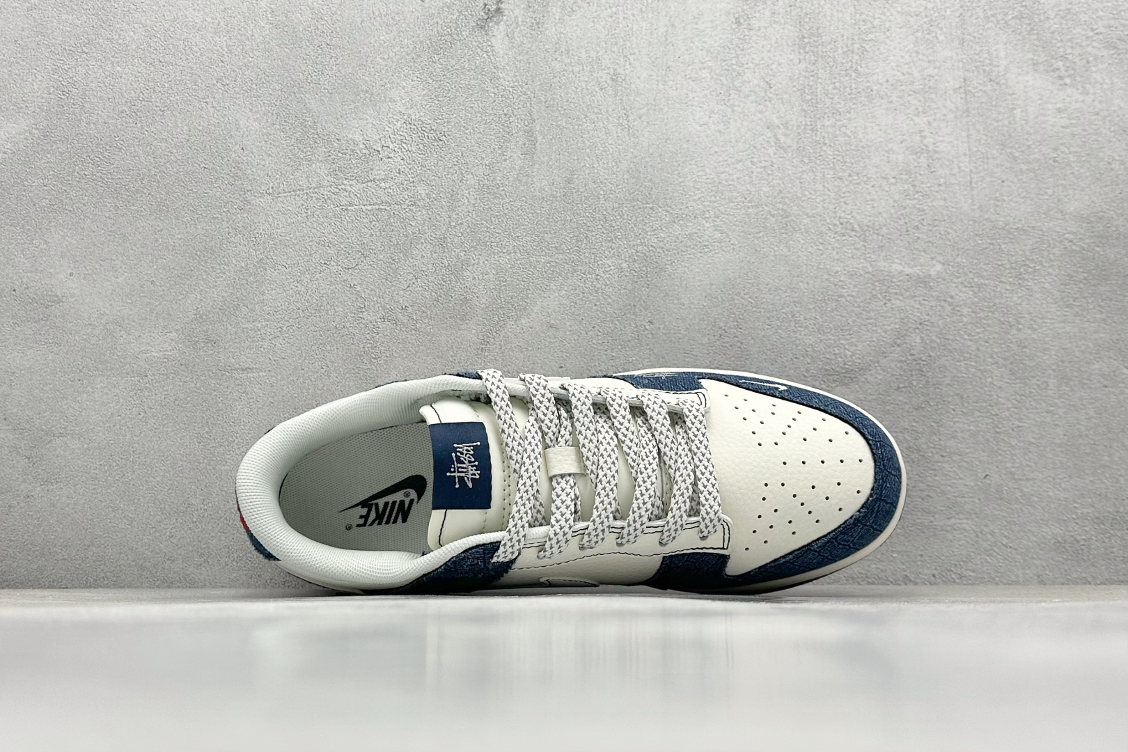  终端放店
XC版 Nike SB Dunk Low 斯图西联名 反光蓝牛仔 周年高端定制 低帮休闲板鞋