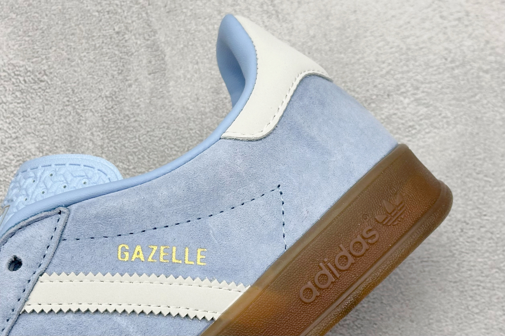  
Adidas Originals Gazelle Indoor 三叶草复古休闲防滑耐磨低帮板鞋
#