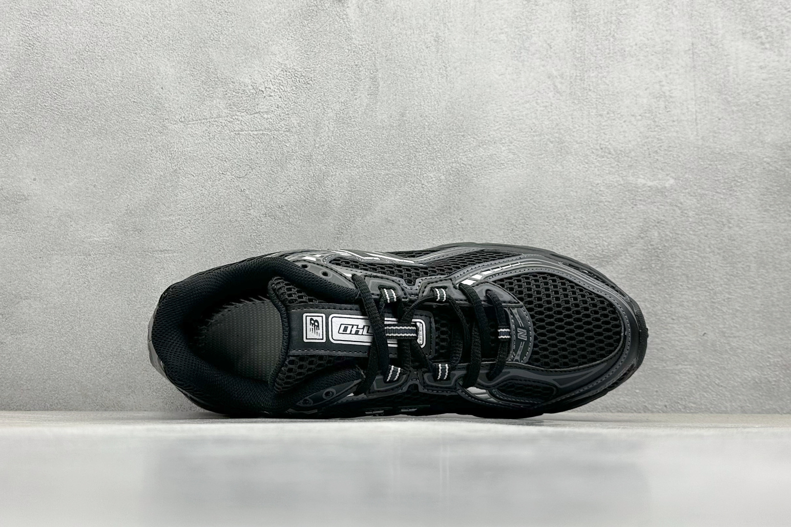  
K版 New Balance 740 复古跑鞋 
小红书爆款 官网售罄
这双鞋确实是NB家经典复古款