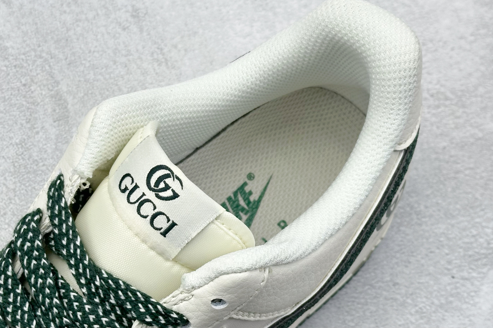  
Nike Air Force 1 Low 07 x GUCCI 白绿小钩
原楦头原纸板 打造纯正低帮