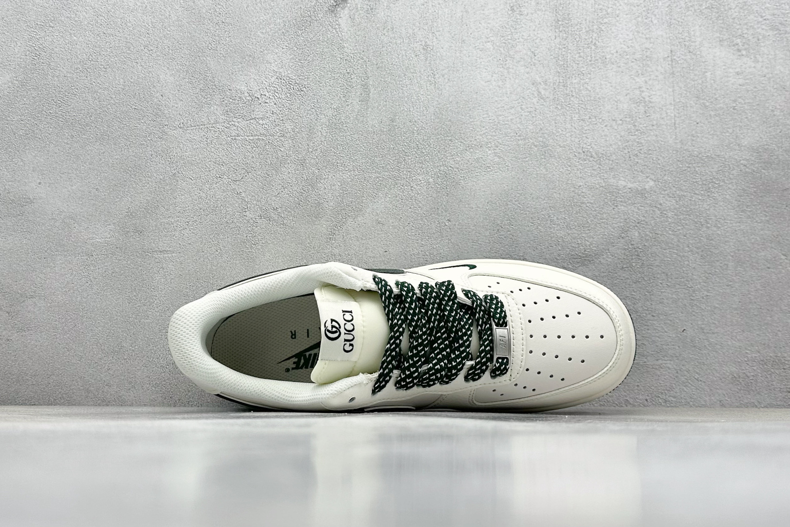  
Nike Air Force 1 Low 07 x GUCCI 白绿小钩
原楦头原纸板 打造纯正低帮