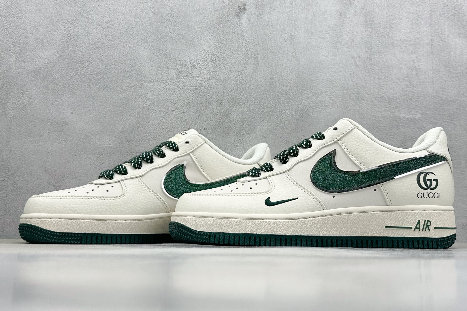  
Nike Air Force 1 Low 07 x GUCCI 白绿小钩
原楦头原纸板 打造纯正低帮