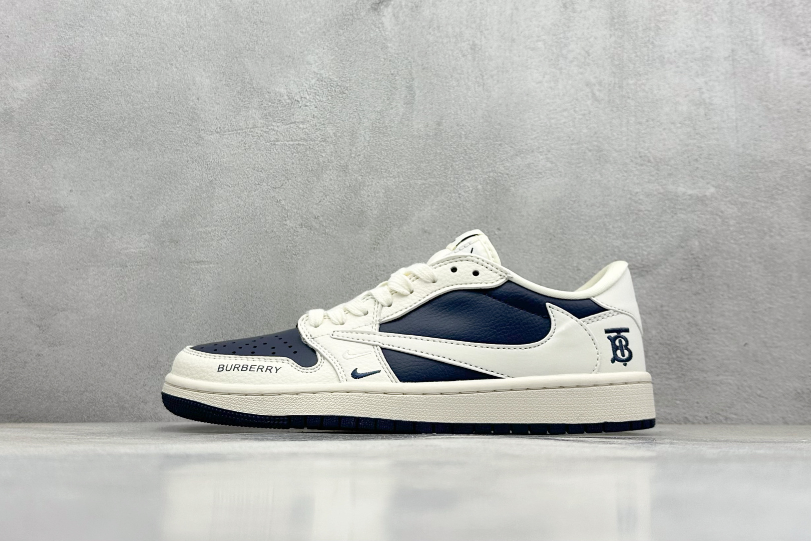 Travis Scott x Nike Air Jordan 1 Low x BURBRRY
Air