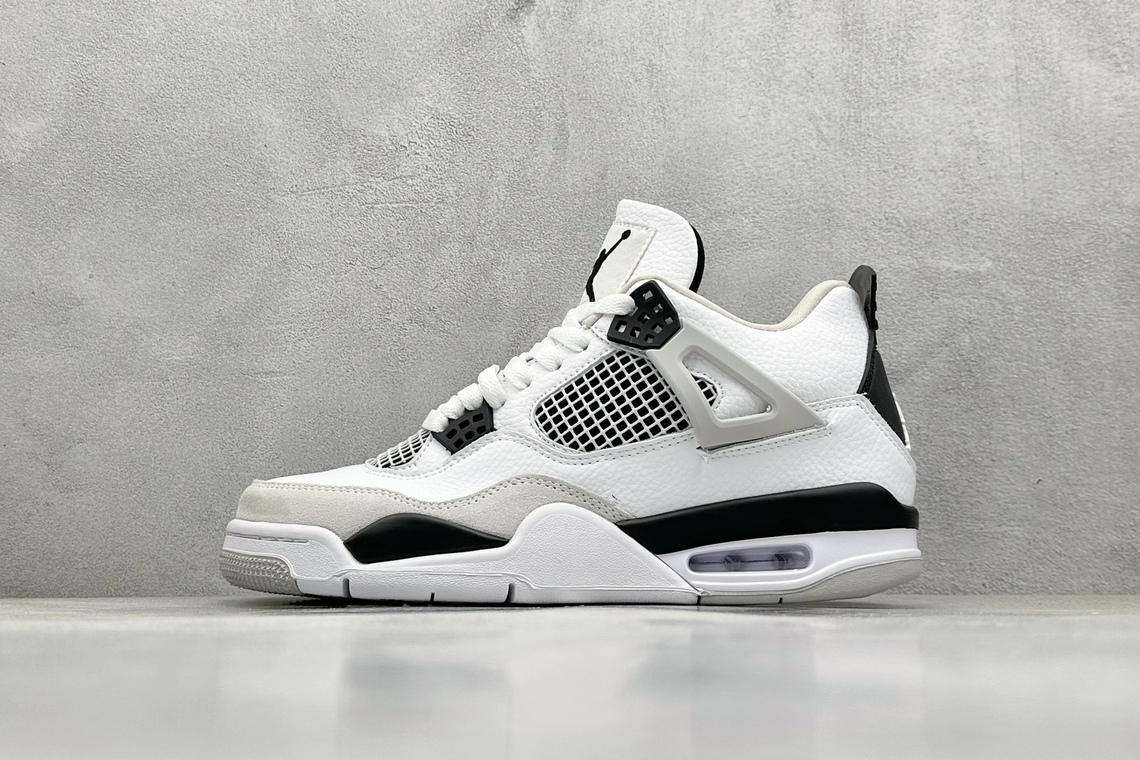外贸福利 
Air Jordan AJ4 Retro 
原鞋开发原楦原纸板同源开发 完美呈现乔4的版型 