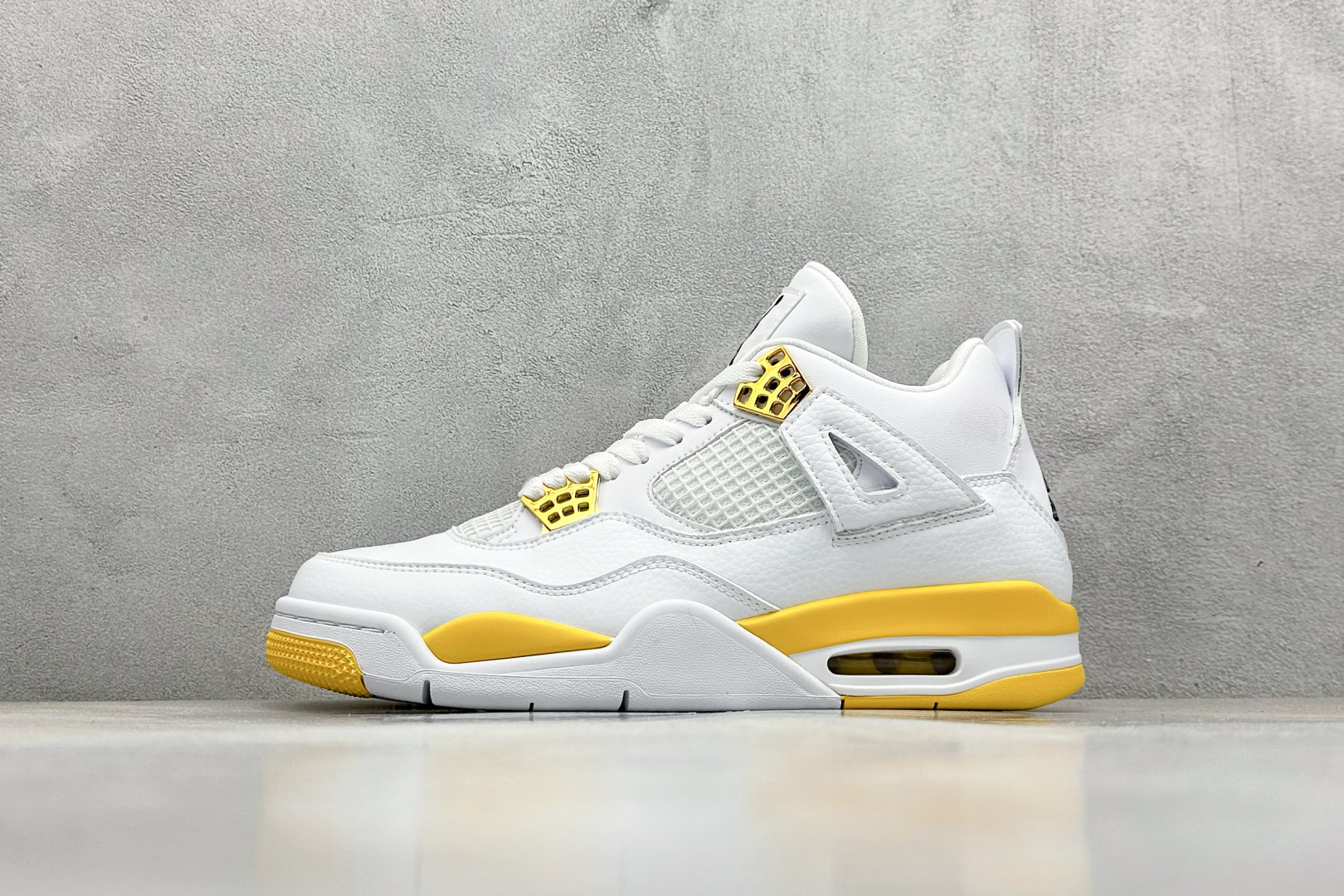 外贸福利 
Air Jordan AJ4 Retro 
原鞋开发原楦原纸板同源开发 完美呈现乔4的版型 