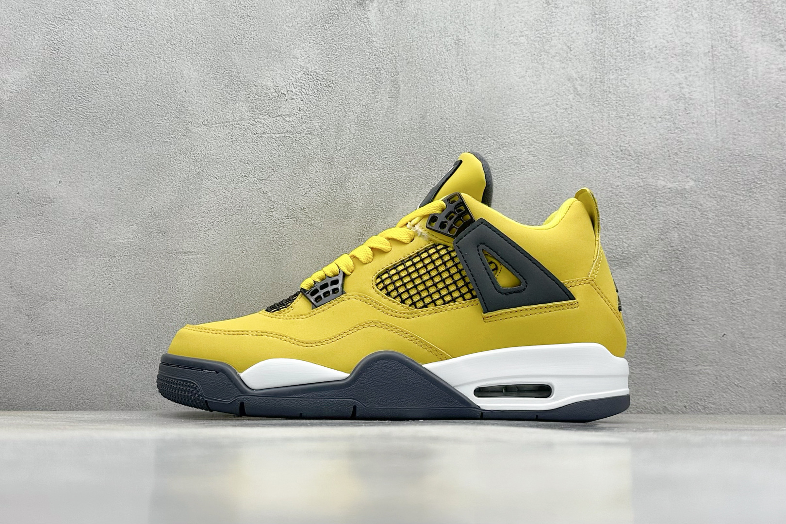 外贸福利 
Air Jordan AJ4 Retro 
原鞋开发原楦原纸板同源开发 完美呈现乔4的版型 