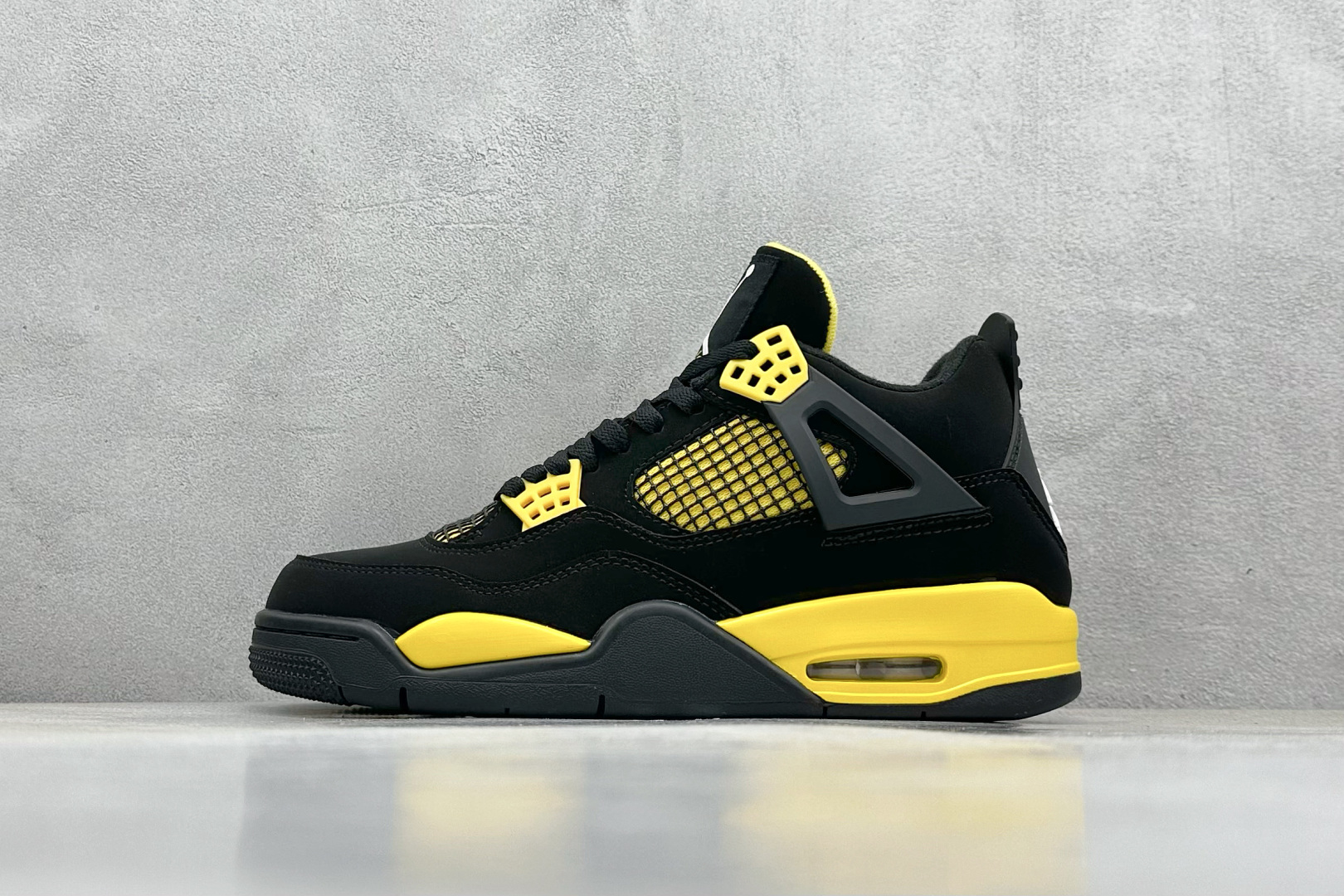 外贸福利 
Air Jordan AJ4 Retro 
原鞋开发原楦原纸板同源开发 完美呈现乔4的版型 