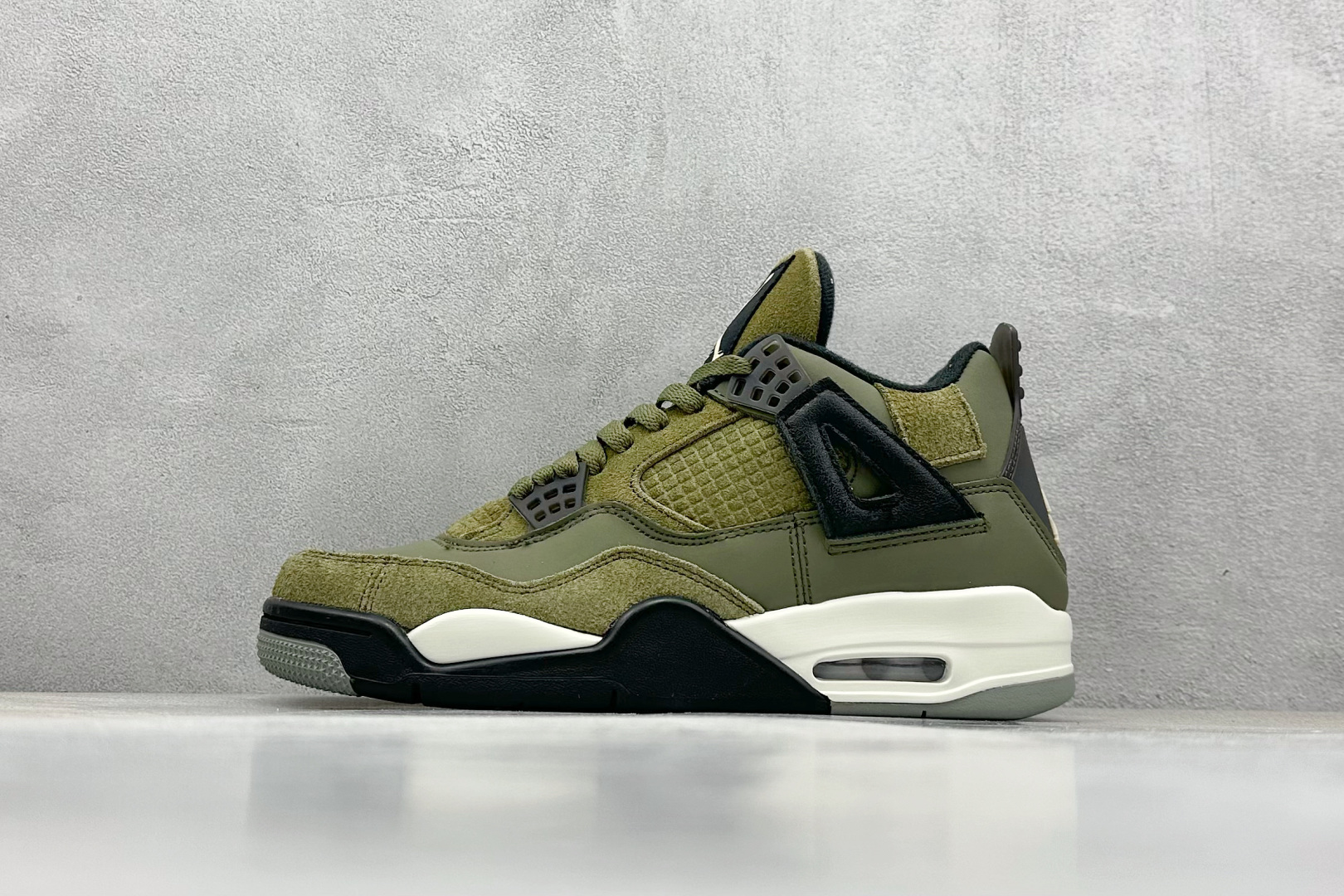 外贸福利 
Air Jordan AJ4 Retro 
原鞋开发原楦原纸板同源开发 完美呈现乔4的版型 